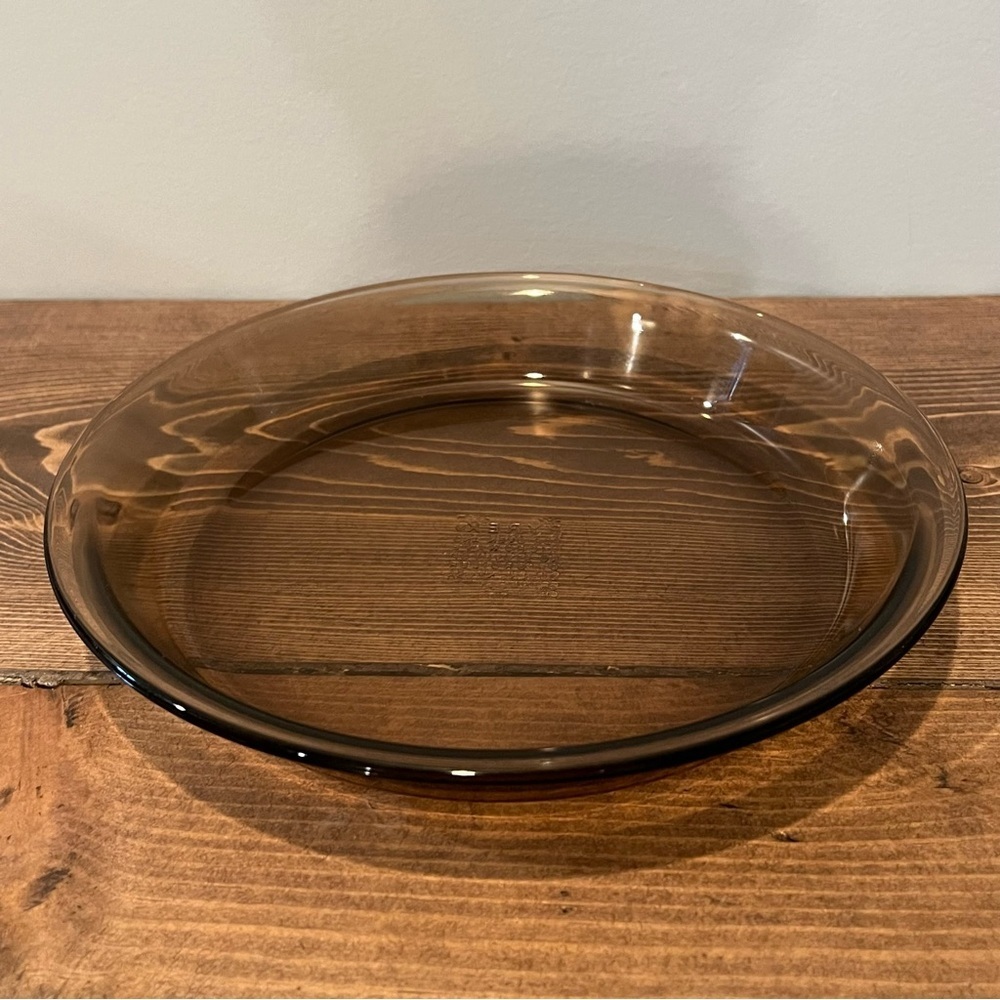 Vintage 40s-50s PYREX Pie Plate, Dish | Slanted Edge, Rim | 209 Brown Glass | 9"